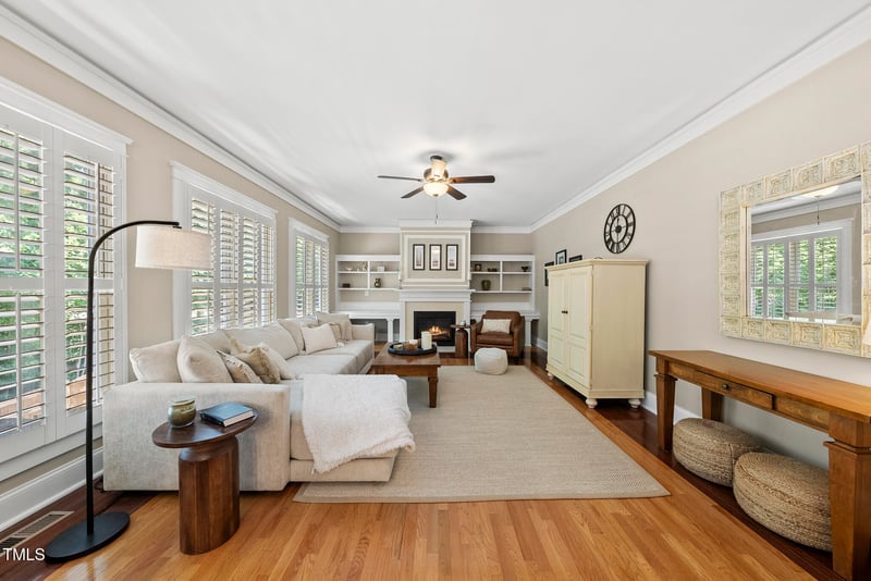 204 Edgepine Dr, Holly Springs, NC 27540