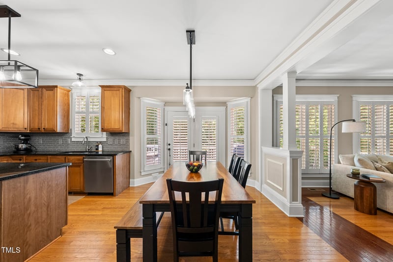 204 Edgepine Dr, Holly Springs, NC 27540