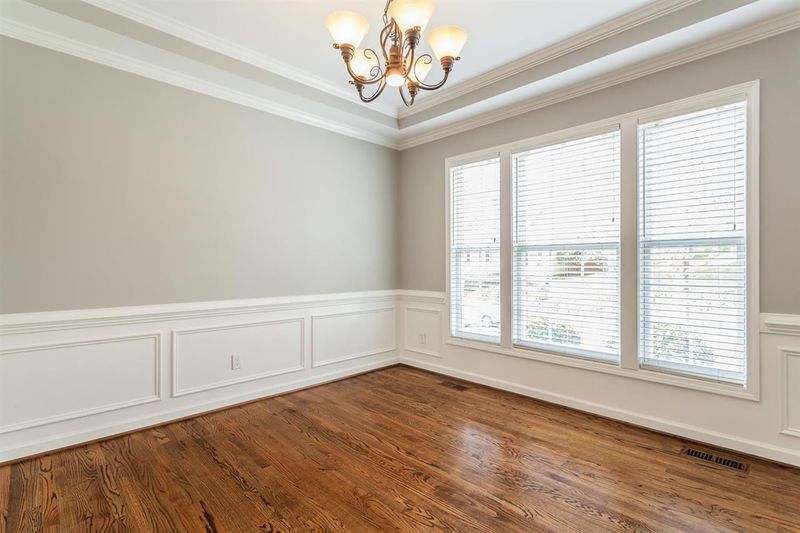 204 Edgewater Cir, Chapel Hill, NC 27516