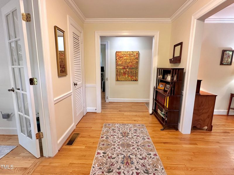 204 N Elliott Rd, Chapel Hill, NC 27514