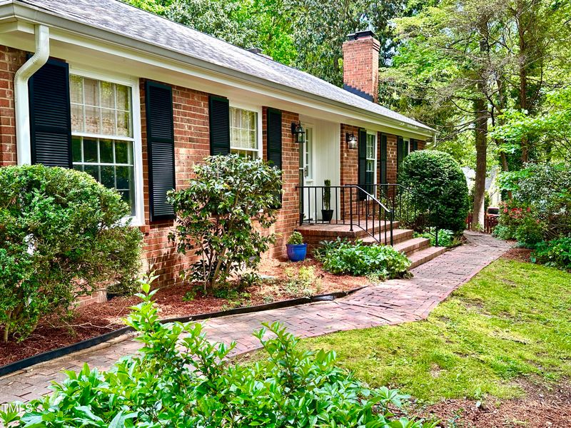 204 N Elliott Rd, Chapel Hill, NC 27514
