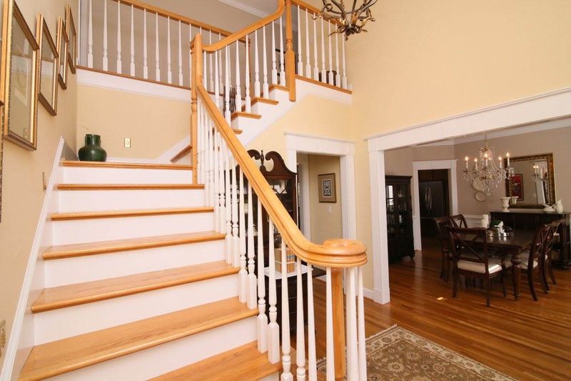 204 Emerson Dr, Mebane, NC 27302