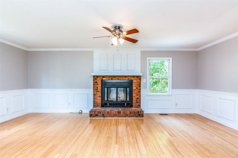 204 Esquire Ln, Cary, NC 27513