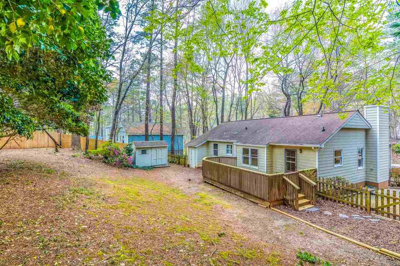 204 Esquire Ln, Cary, NC 27513