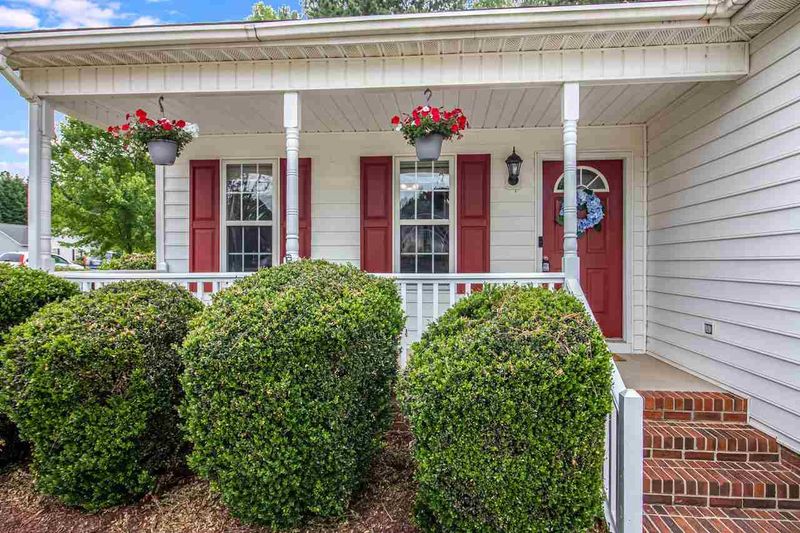 204 Fairground Rd, Holly Springs, NC 27540