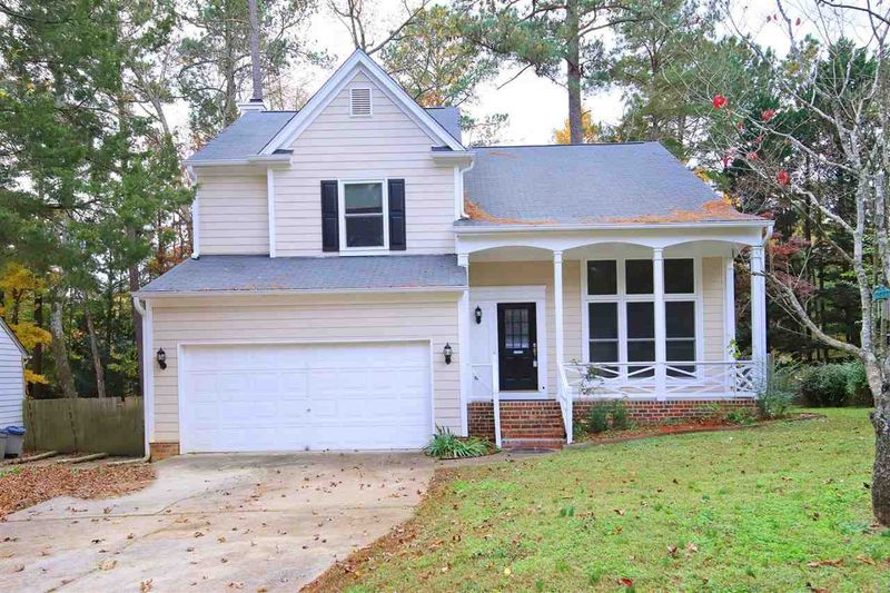 204 Gettysburg Dr, Cary, NC 27513