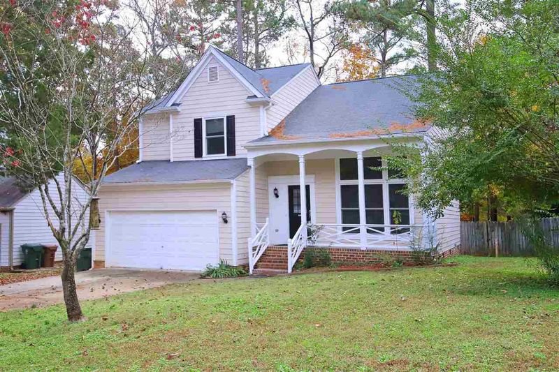 204 Gettysburg Dr, Cary, NC 27513