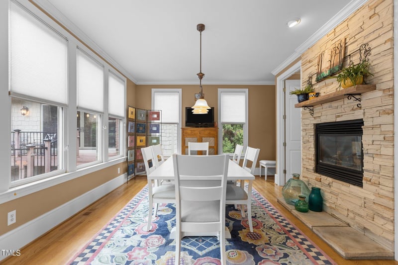 204 Glade Park Rd, Cary, NC 27518