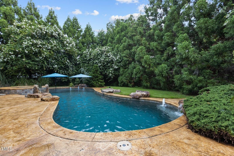 204 Glade Park Rd, Cary, NC 27518