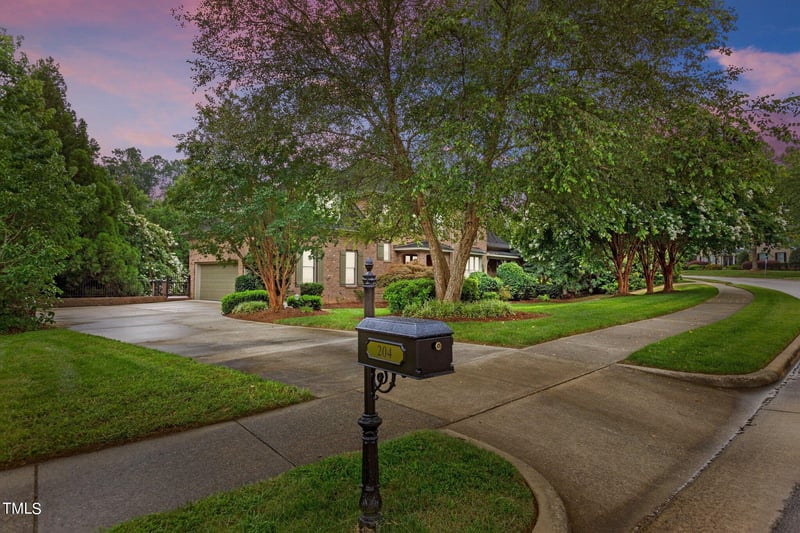 204 Glade Park Rd, Cary, NC 27518