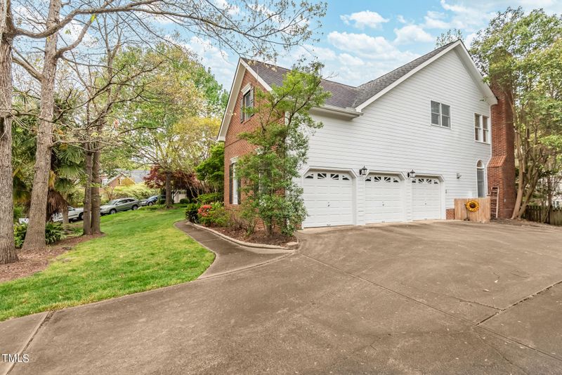 204 Haley House Ln, Cary, NC 27519