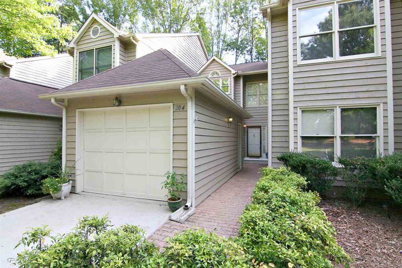 204 Hanover Pl, Cary, NC 27511