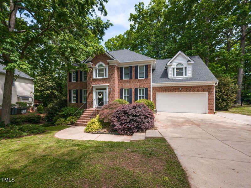 204 Highlands Lake Dr, Cary, NC 27518
