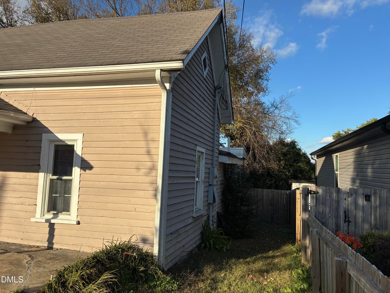 204 Hill St, Benson, NC 27504