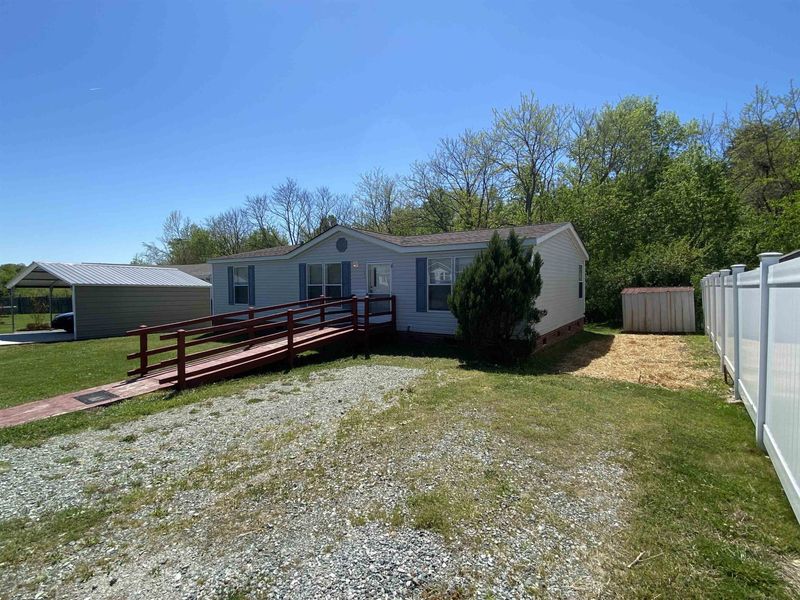 204 Hollars St, Burlington, NC 27217