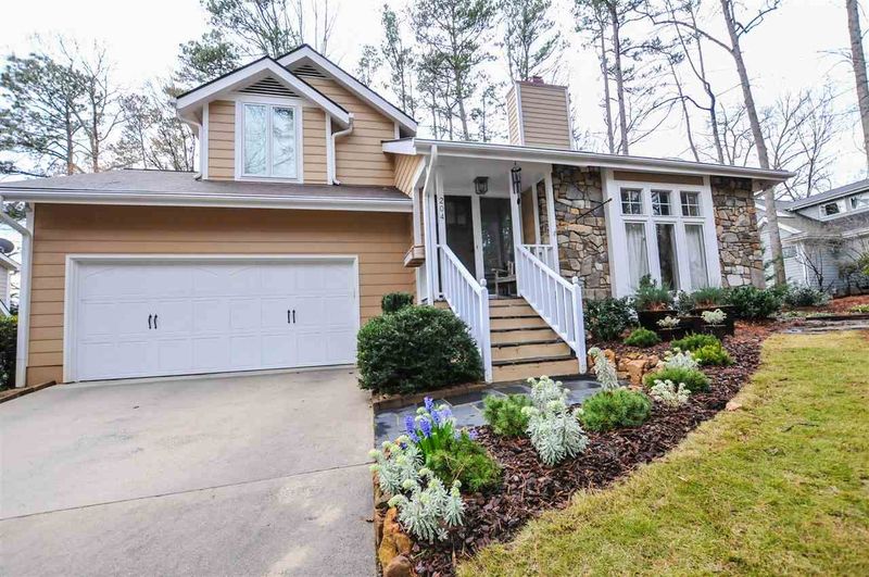204 Ironwoods Dr, Chapel Hill, NC 27516