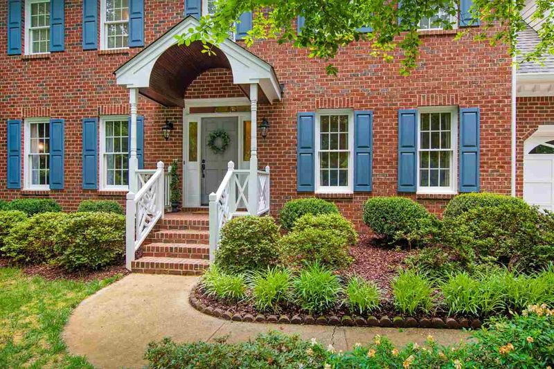 204 Kettlebridge Dr, Cary, NC 27511