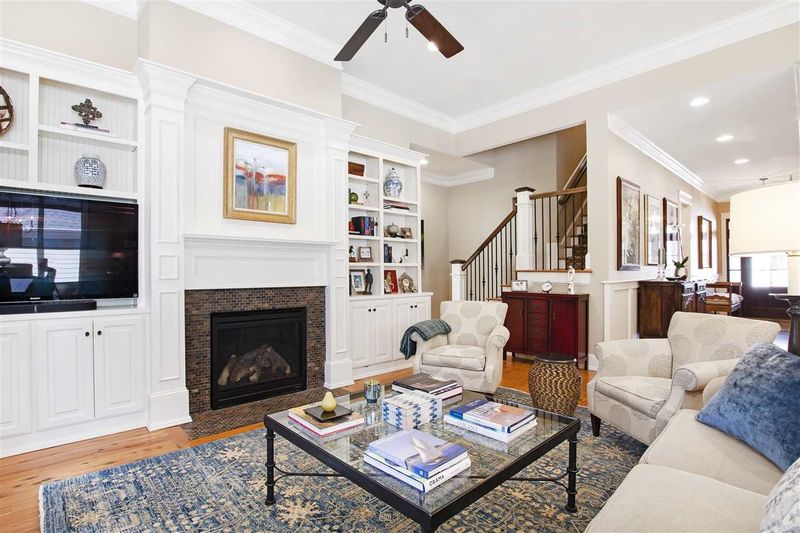 204 Kinsale Dr, Chapel Hill, NC 27517