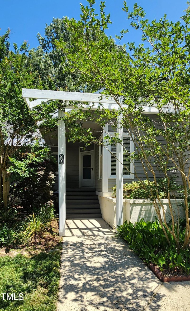 204 Kirkwood Dr, Chapel Hill, NC 27514