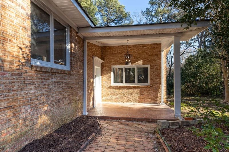 204 Laurel Cir, Smithfield, NC 27577