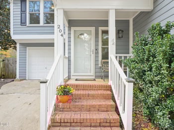 204 Leeward Ct, Cary, NC 27511