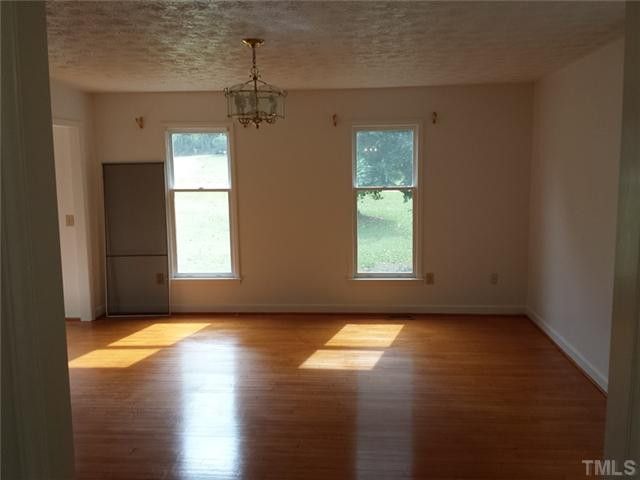 204 Lochridge Dr, Roxboro, NC 27574