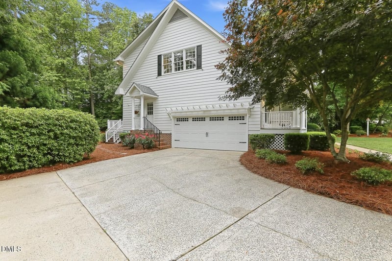 204 Lochview Dr, Cary, NC 27518