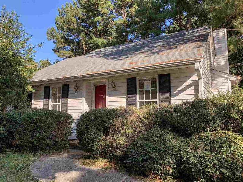 204 Long Crescent Dr, Durham, NC 27712