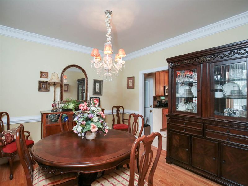 204 Longview Lake Dr, Raleigh, NC 27610