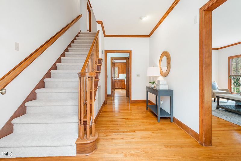 204 Longwood Dr, Chapel Hill, NC 27514