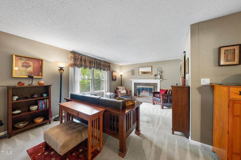 204 SW Maynard Rd, Cary, NC 27511