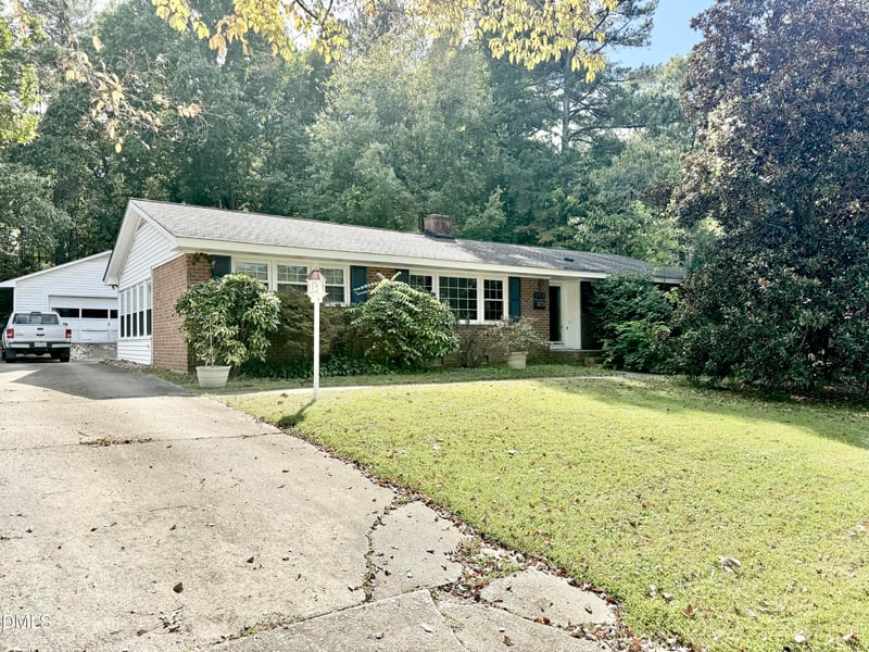 204 Meadow Dr, Cary, NC 27511