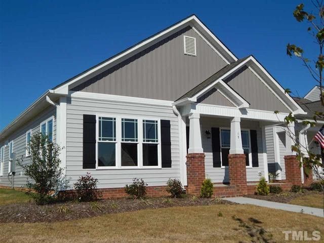 204 E Moss Creek Dr, Clayton, NC 27520