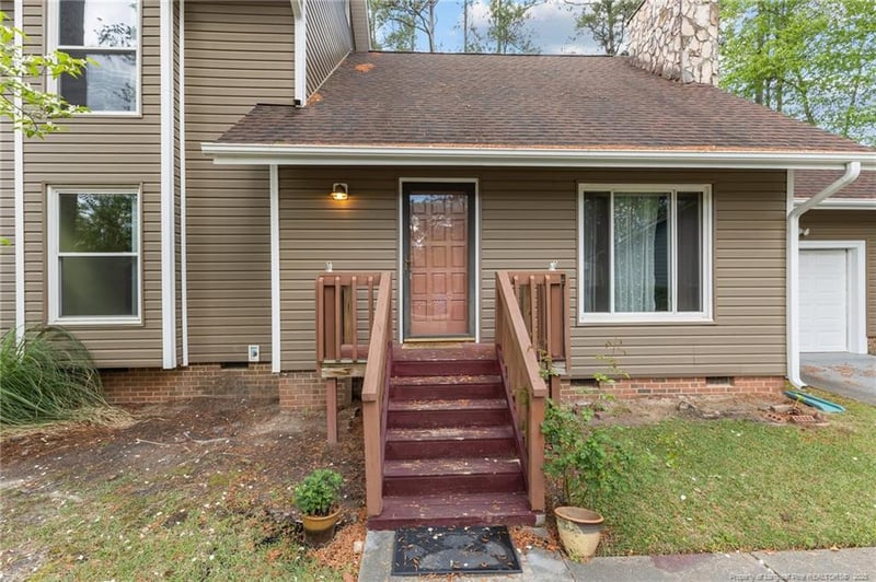 204 Offing Ct, Fayetteville, NC 28314