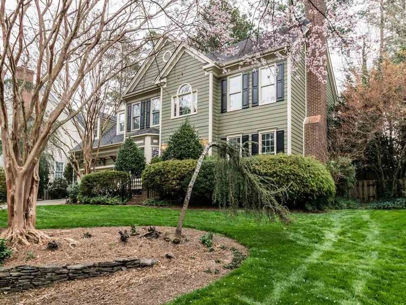 204 Parkroyale Ln, Cary, NC 27519