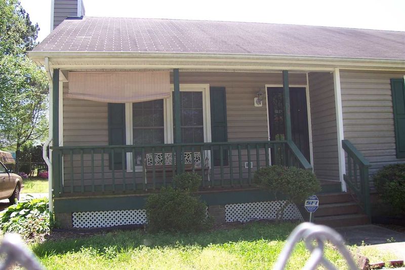 204 Pineview Dr, Zebulon, NC 27597