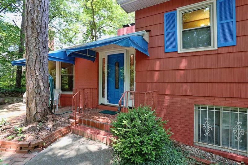 204 Pineview Rd, Durham, NC 27707