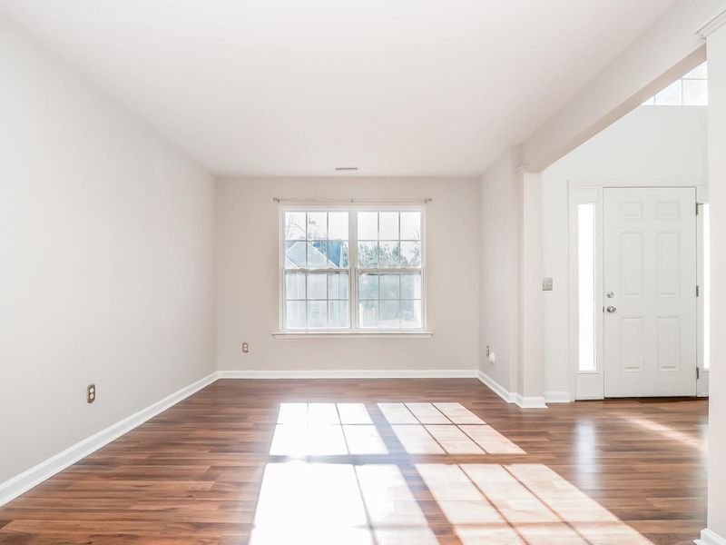 204 Pyracantha Dr, Holly Springs, NC 27540