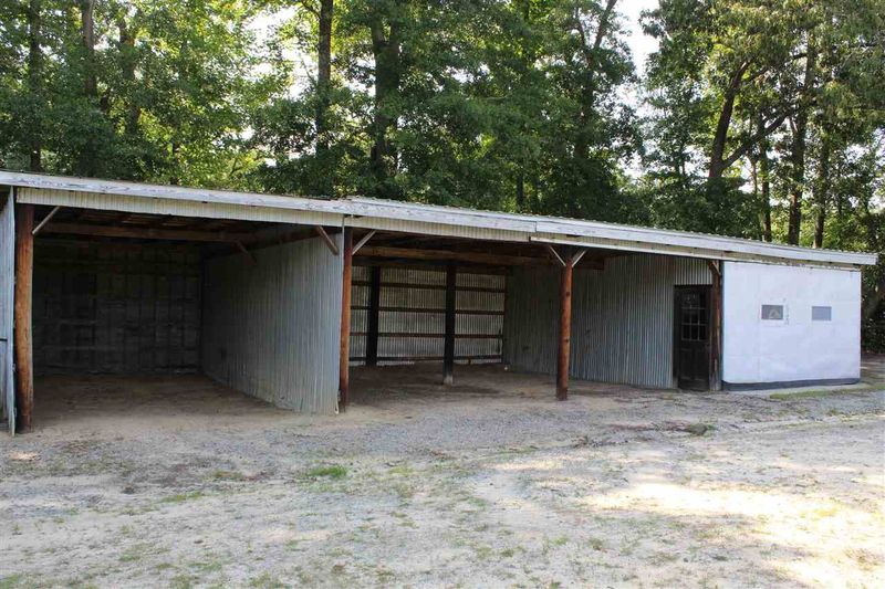 204 Railroad Rd, Benson, NC 27504