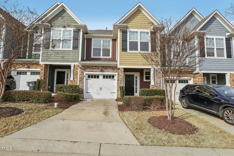 204 Ribbon Walk Ln, Holly Springs, NC 27540
