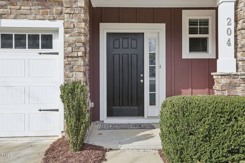 204 Ribbon Walk Ln, Holly Springs, NC 27540