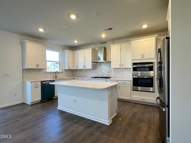 204 Seagraves Creek Ln, Holly Springs, NC 27540