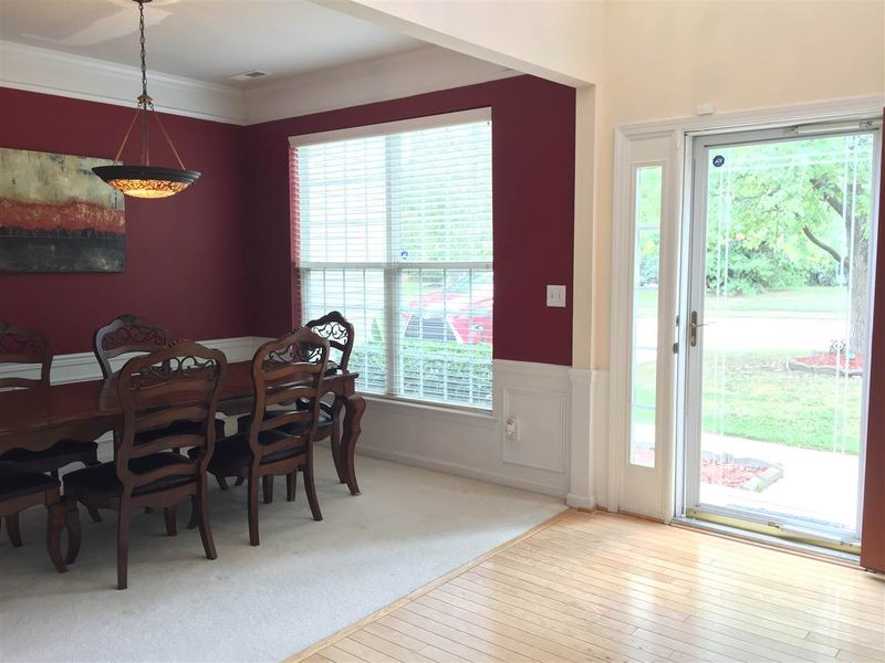 204 Sherwood Forest Pl, Cary, NC 27519