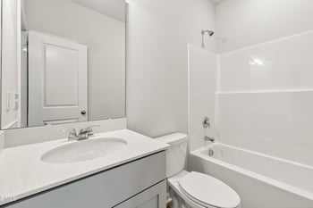 204 Shiloh Woods Cir, Smithfield, NC 27577