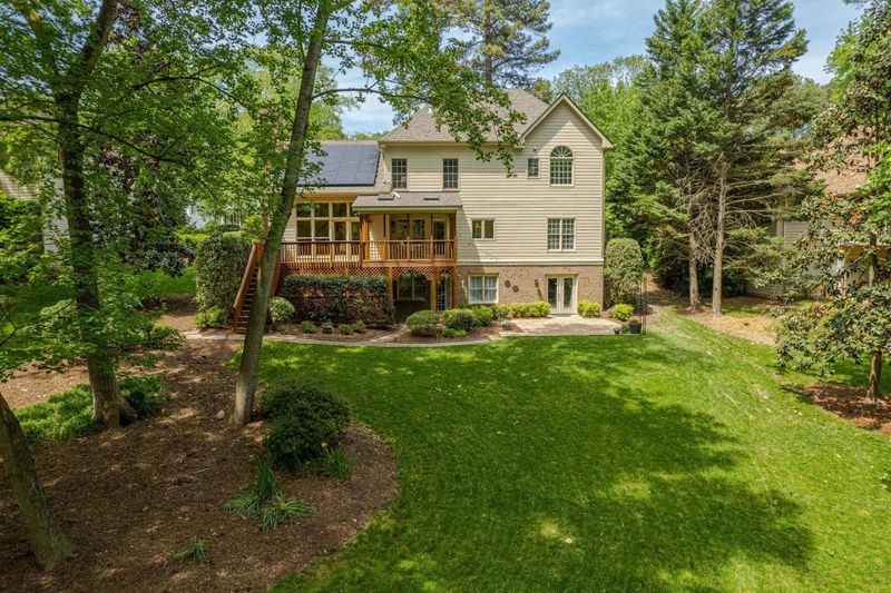 204 Southglen Dr, Cary, NC 27518
