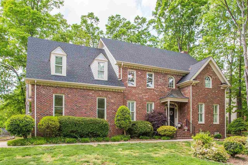204 Stoneleigh Ct, Cary, NC 27511