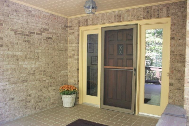 204 Stoneybrook Rd, Chapel Hill, NC 27516