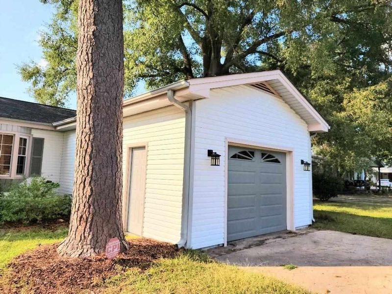 204 Strickland Dr, Smithfield, NC 27577