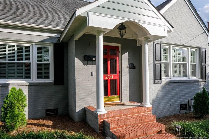 204 Sutton St, Fayetteville, NC 28305