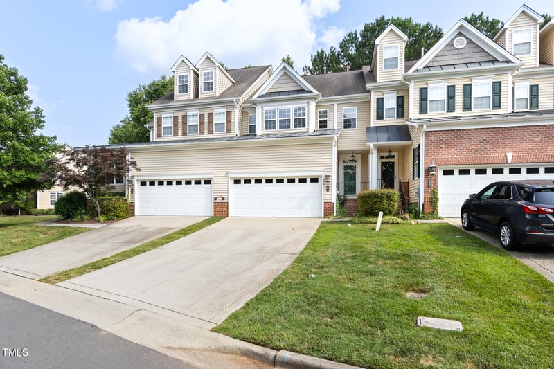 204 Towne Ridge Ln, Chapel Hill, NC 27516